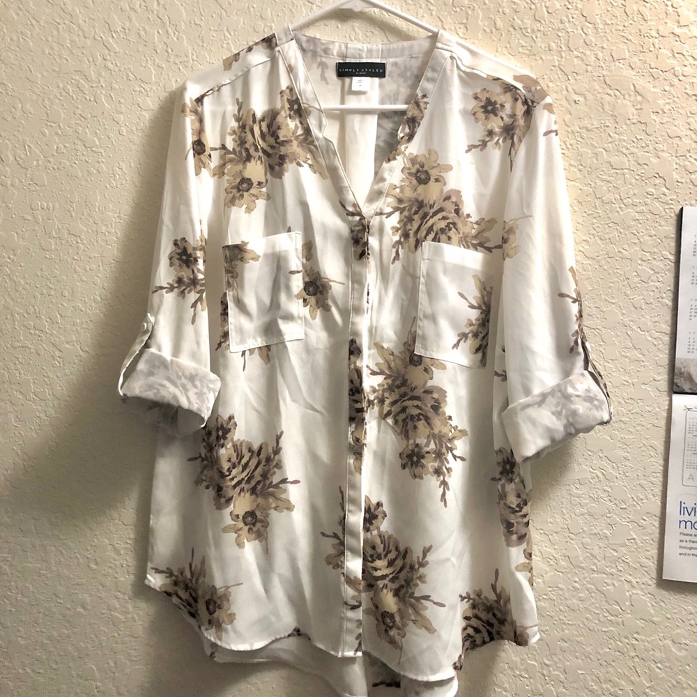 New White Floral patterned Business Top